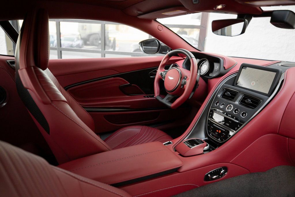 Used 2023 Aston Martin DB11 V12 image 3