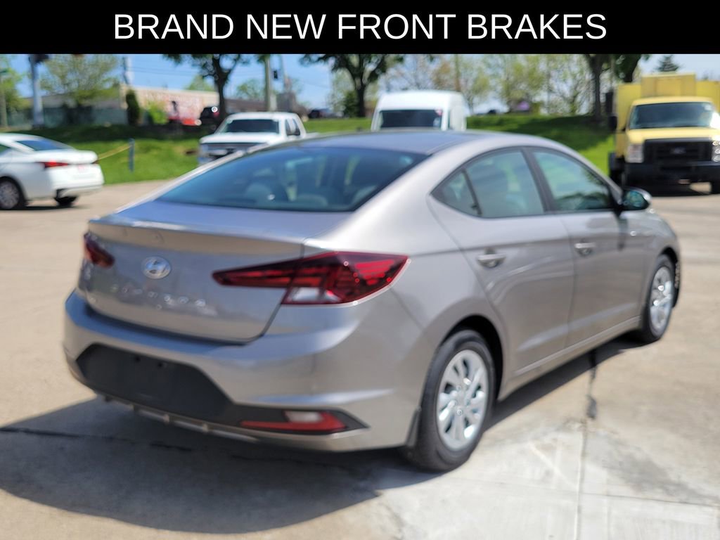 Used 2020 Hyundai Elantra SE w/ Winter Weather Package FWD image 4