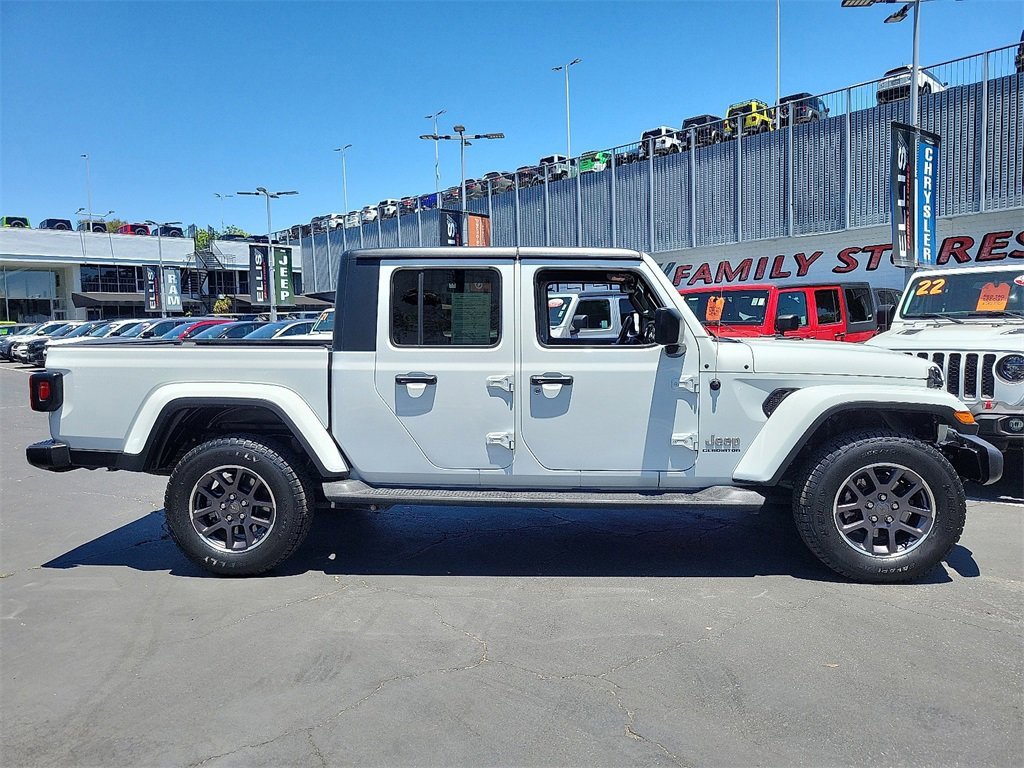 Used 2022 Jeep Gladiator Overland w/ Trailer Tow Package image 29