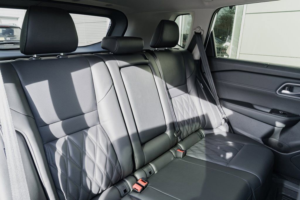 New 2026 Nissan Rogue Platinum image 24