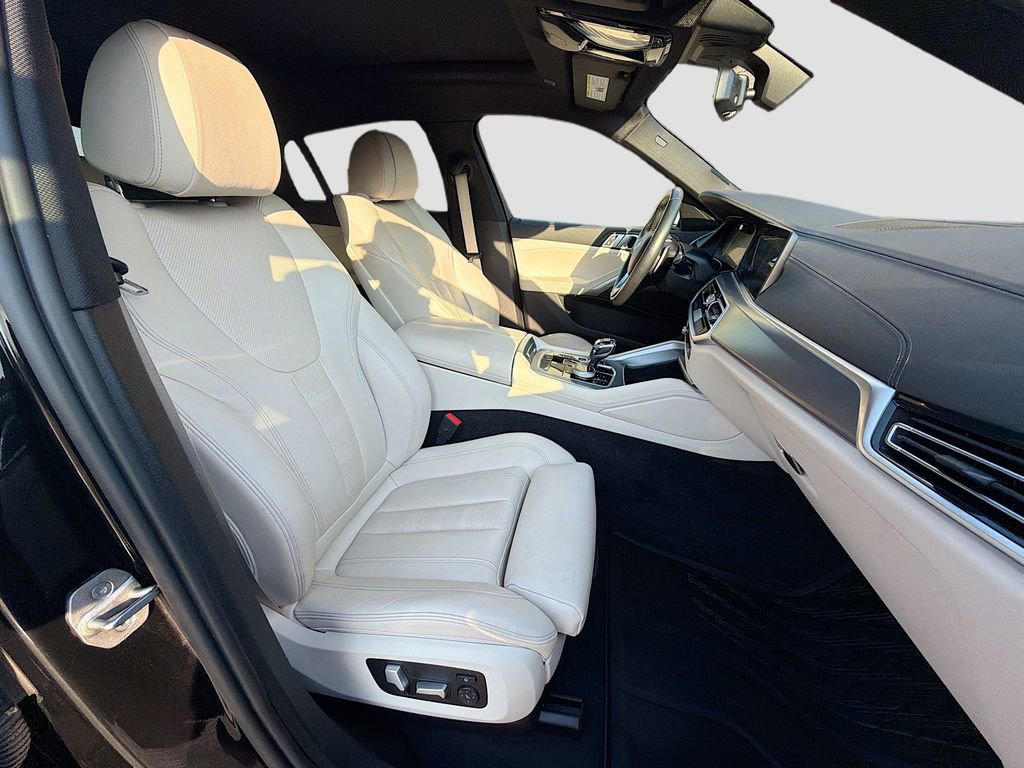 Used 2022 BMW X6 xDrive40i w/ Executive Package AWD/4WD image 13