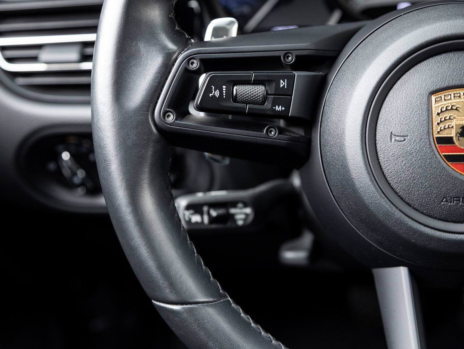 Certified 2023 Porsche Macan S image 15