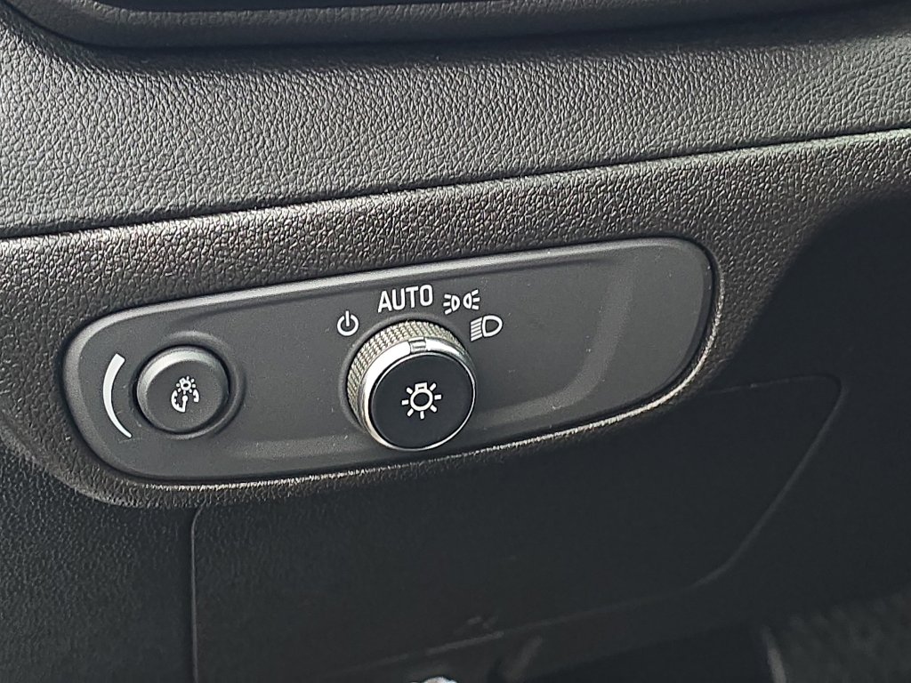 Used 2023 Chevrolet Bolt EUV LT w/ Driver Confidence Package image 25