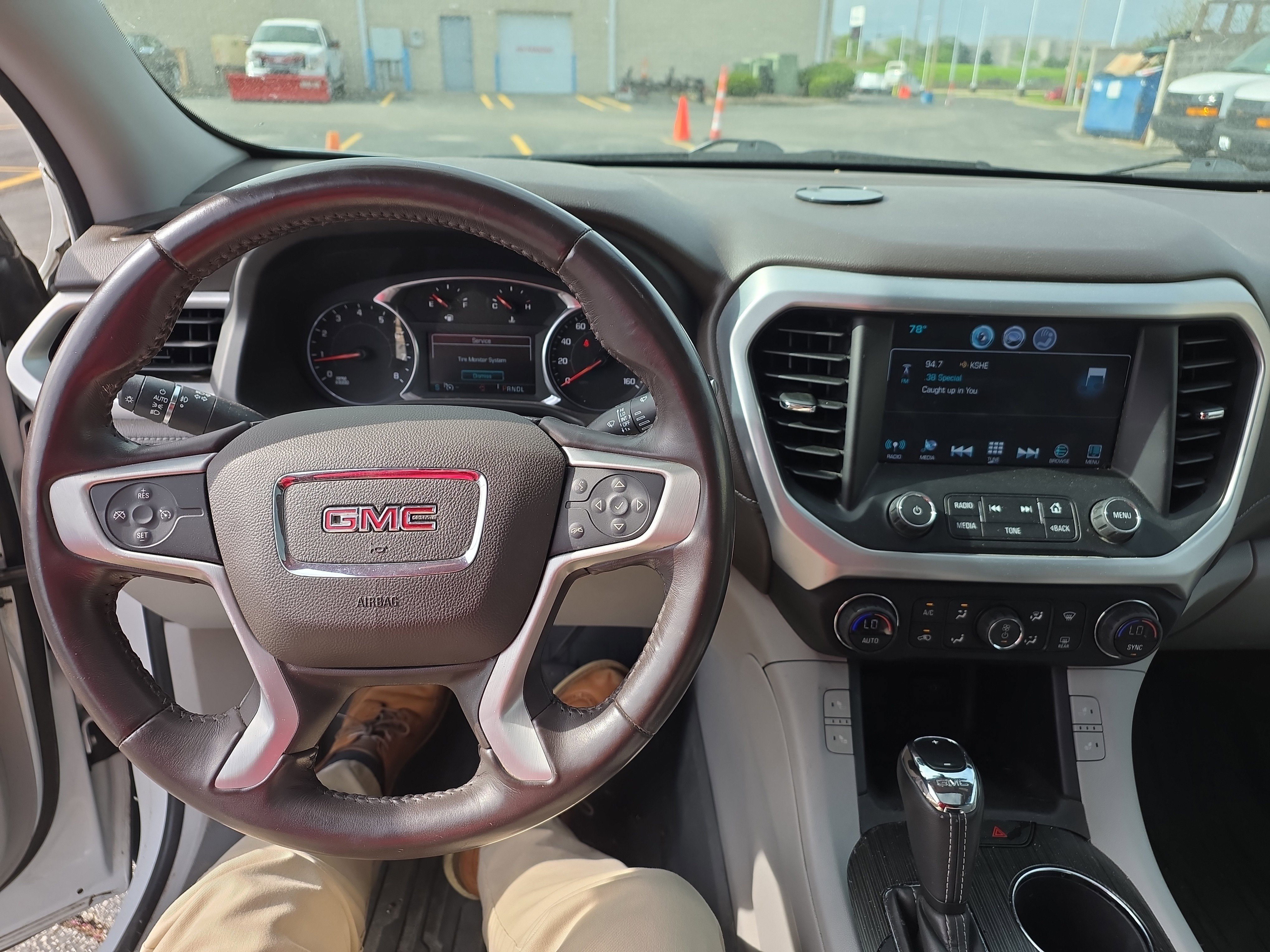 Used 2017 GMC Acadia SLT image 14