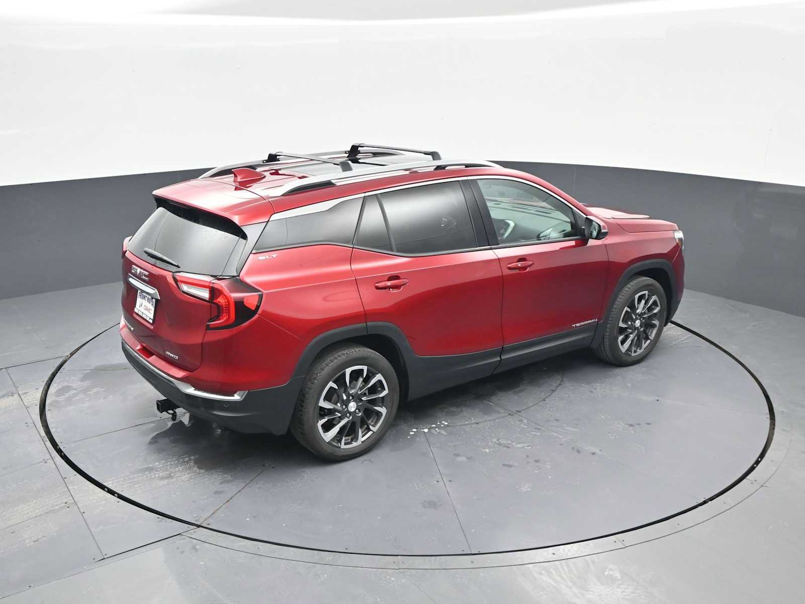 Used 2023 GMC Terrain SLT image 35