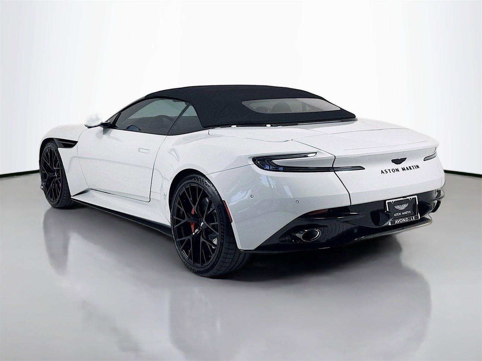 Used 2025 Aston Martin DB12 Convertible image 5