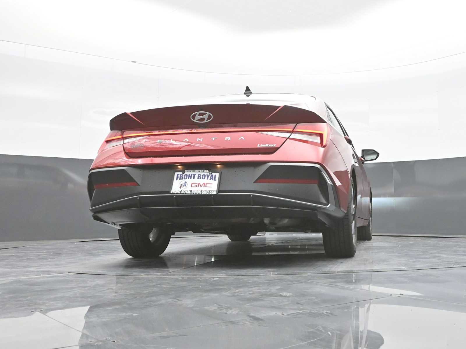 Used 2025 Hyundai Elantra Limited FWD image 46