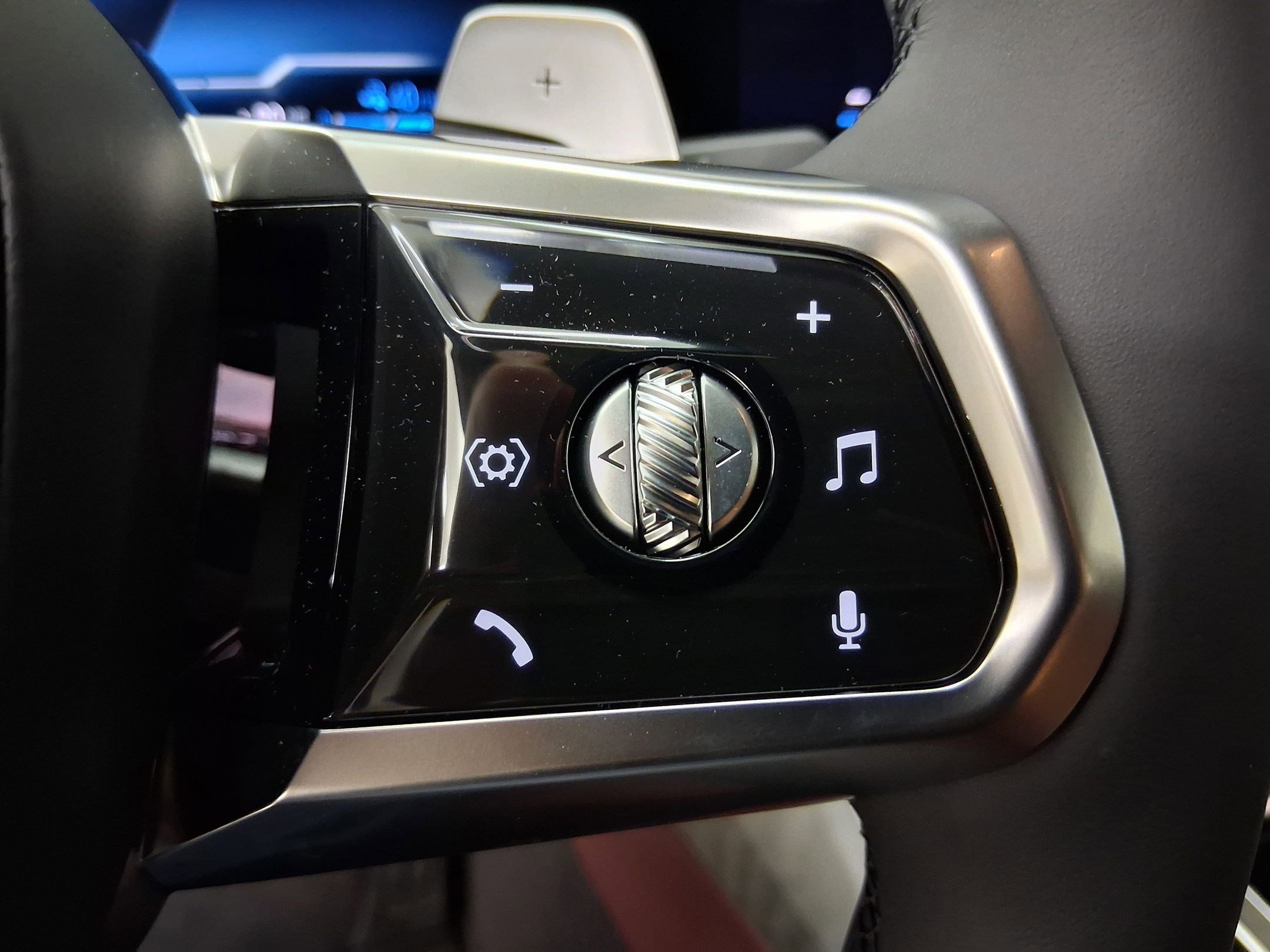 New 2026 BMW 750e xDrive w/ Premium Package AWD/4WD image 21