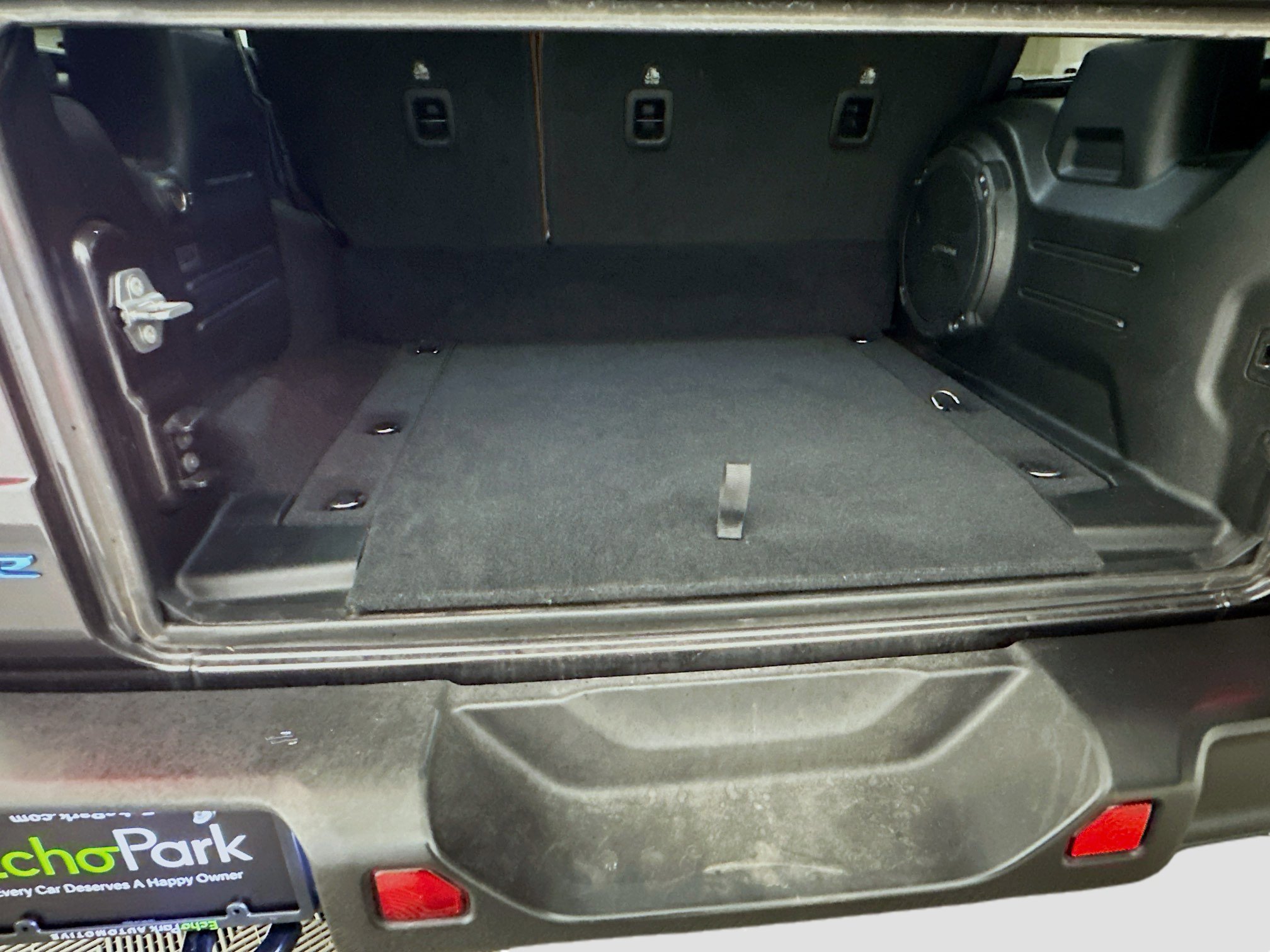 Used 2021 Jeep Wrangler Sahara w/ Cold Weather Group image 30