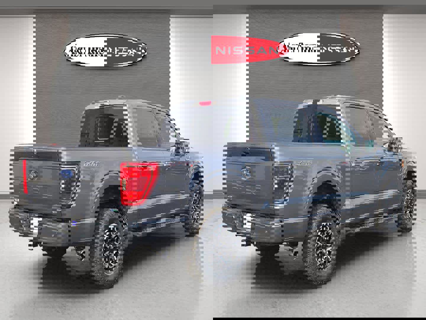 Used 2022 Ford F150 XLT w/ Equipment Group 302A High image 6