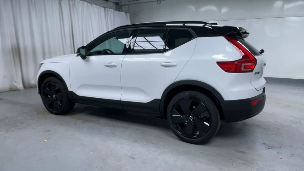 New 2026 Volvo XC40 B5 Ultra w/ Protection Package Premier image 6