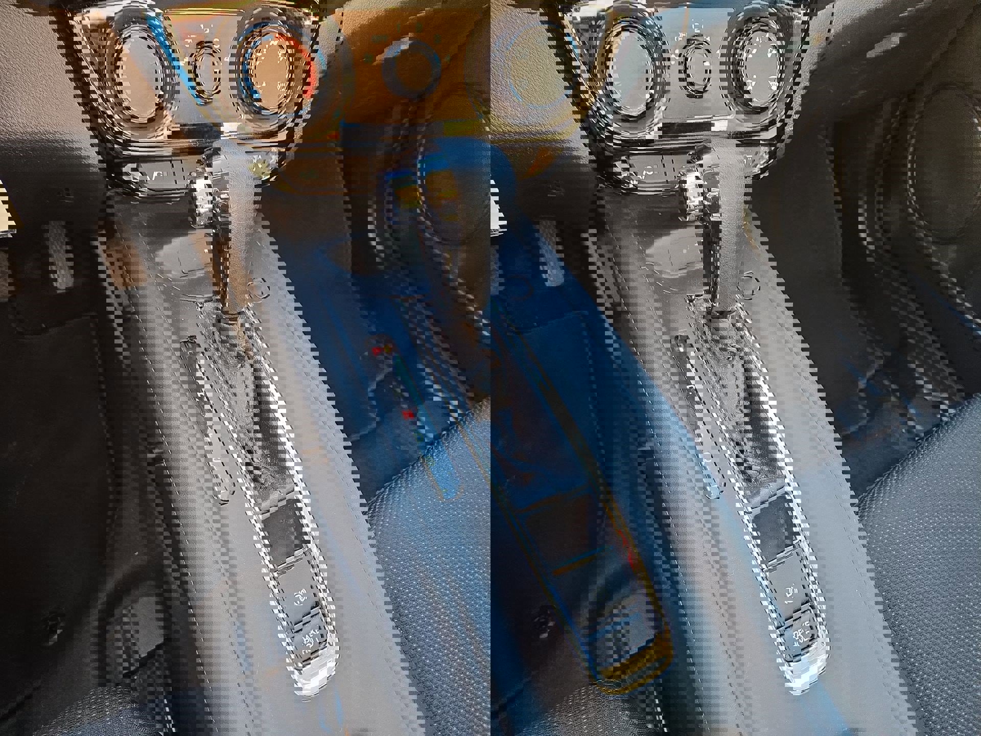 Used 2016 Honda HR-V LX image 22