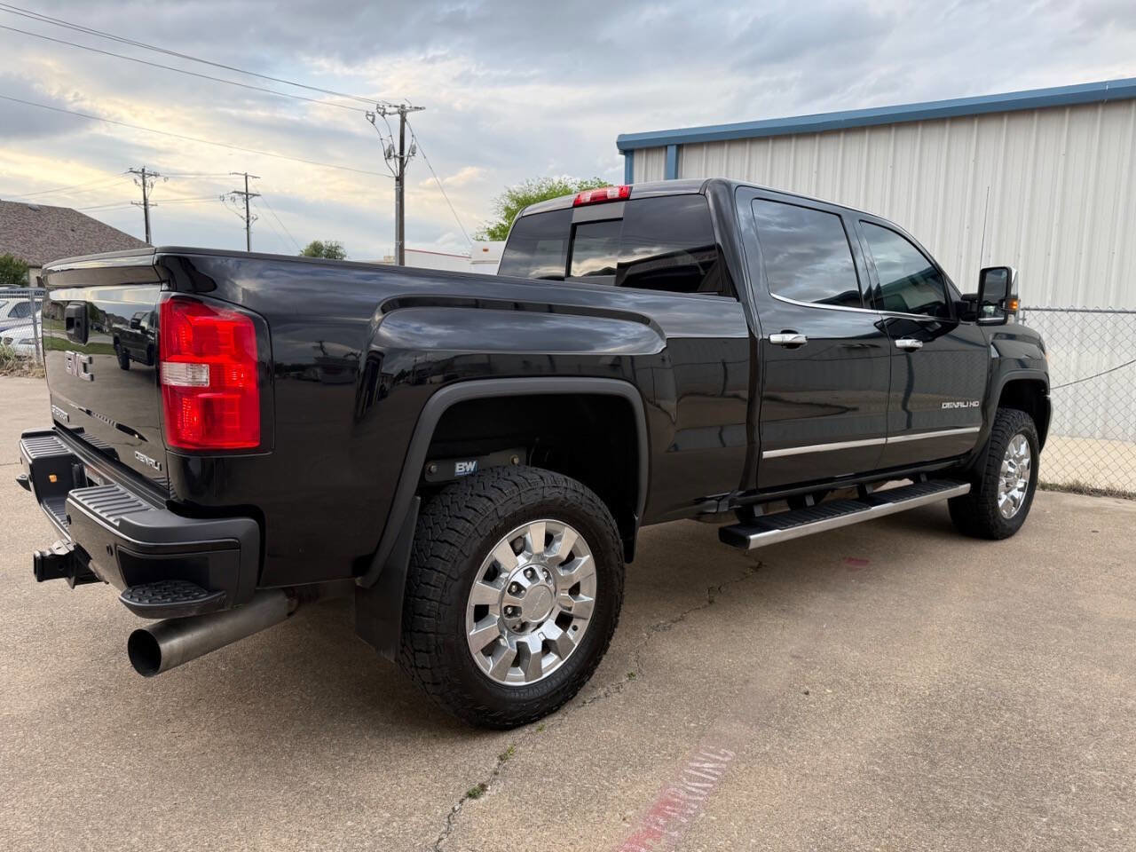 Used 2019 GMC Sierra 2500 Denali w/ Duramax Plus Package AWD/4WD image 7