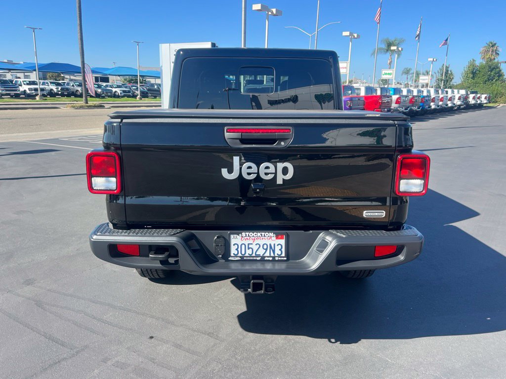 Used 2022 Jeep Gladiator Overland w/ Popular Equipment Package AWD/4WD image 13