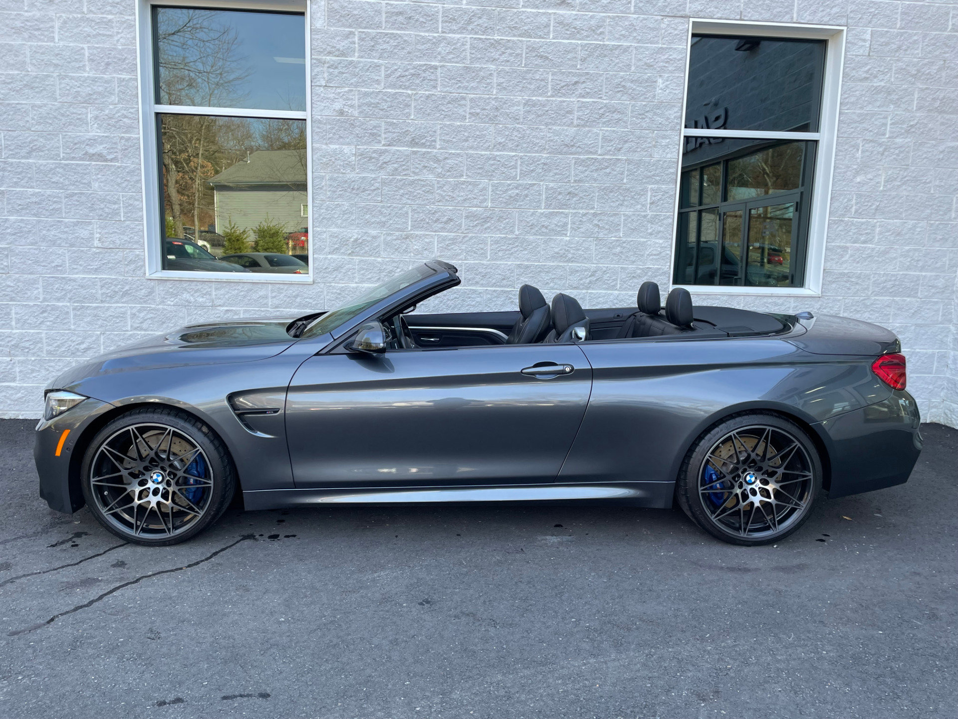 Used 2018 BMW M4 Convertible RWD image 27