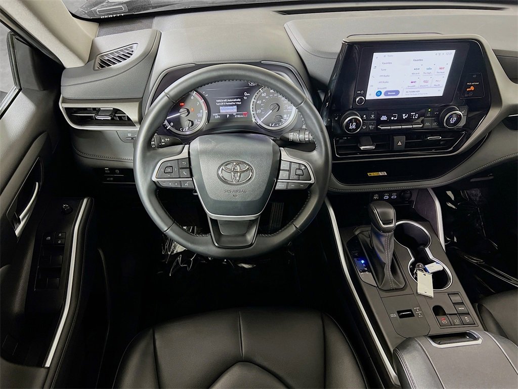 Certified 2024 Toyota Highlander XLE image 21