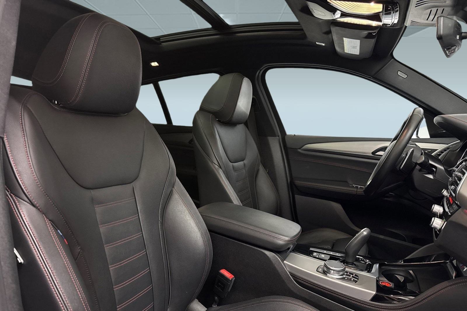 Used 2019 BMW X4 M40i w/ Executive Package image 32