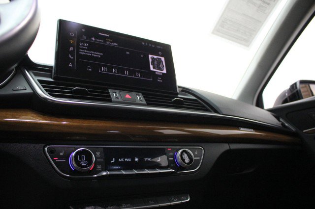 Used 2021 Audi Q5 Premium Plus image 16