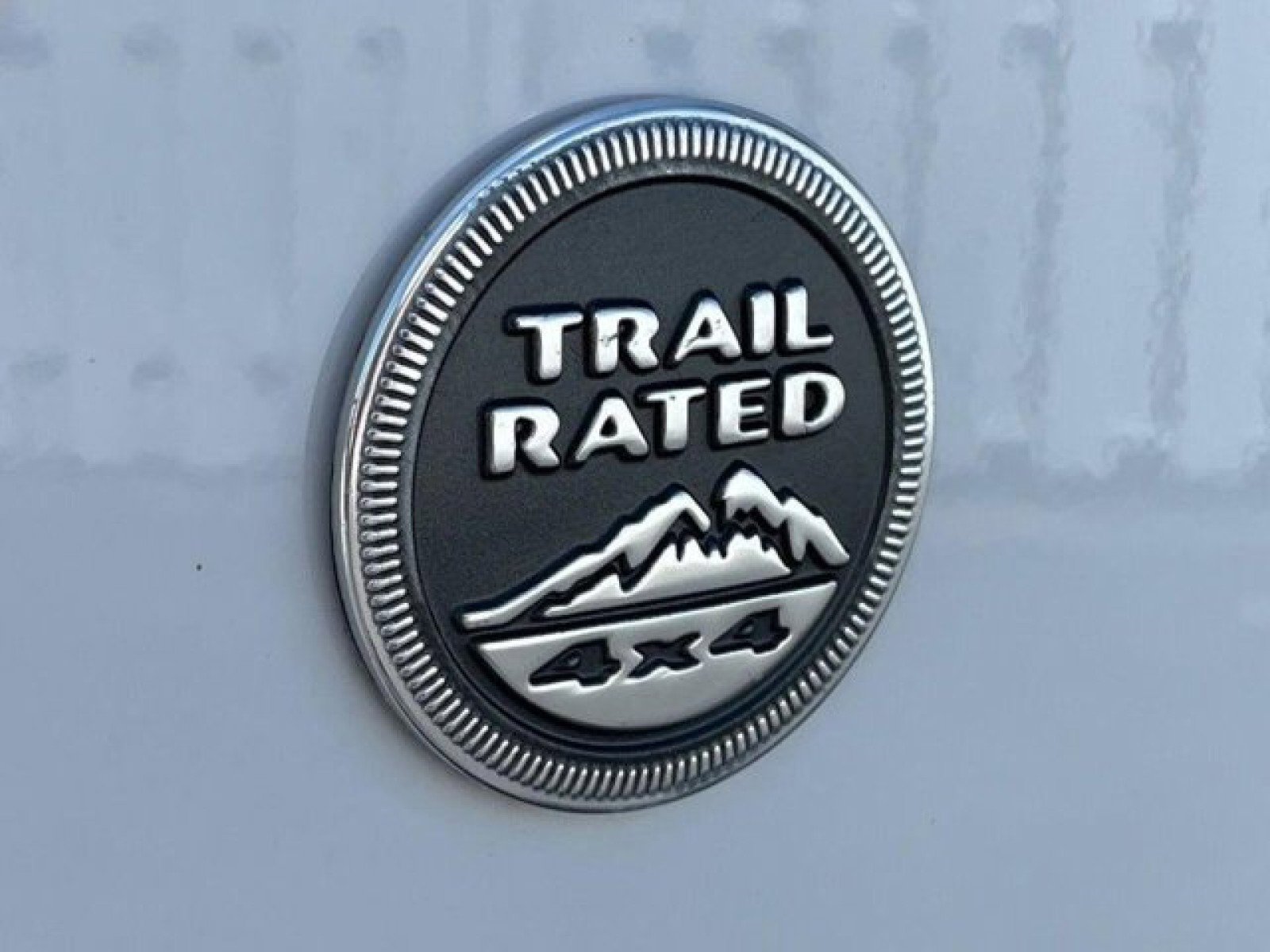 Used 2018 Jeep Wrangler Unlimited Sahara w/ Connectivity Group image 4