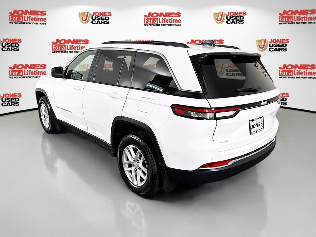 Used 2025 Jeep Grand Cherokee Laredo X AWD/4WD image 2