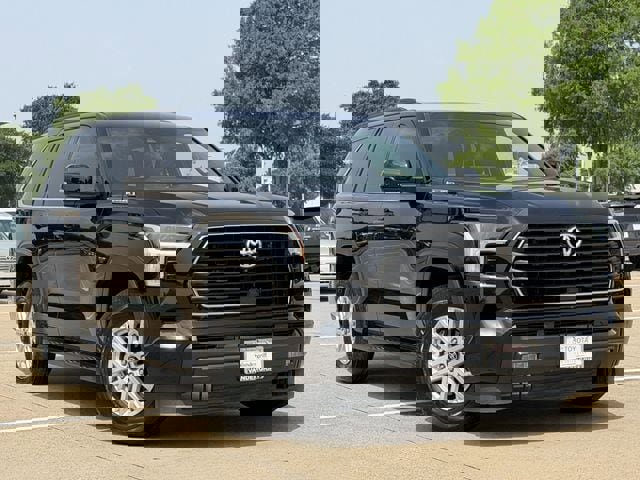 Used 2025 Toyota Sequoia SR5 w/ SR5 Premium Package RWD image 2