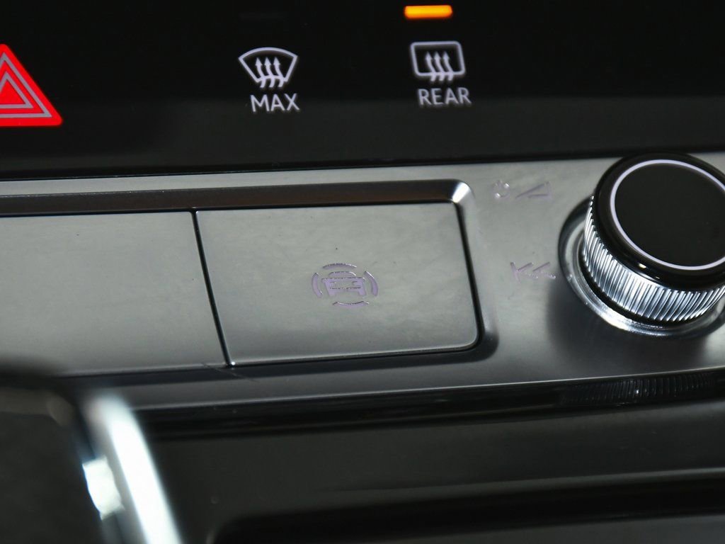 Used 2022 Audi S8 w/ S8 Comfort Plus Package AWD/4WD image 47