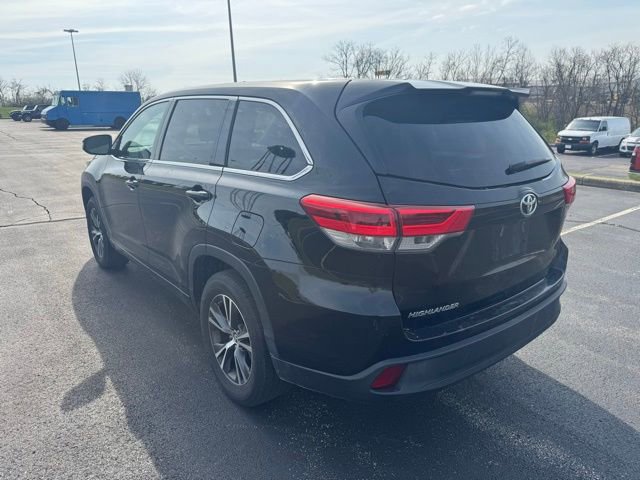 Used 2017 Toyota Highlander LE image 5