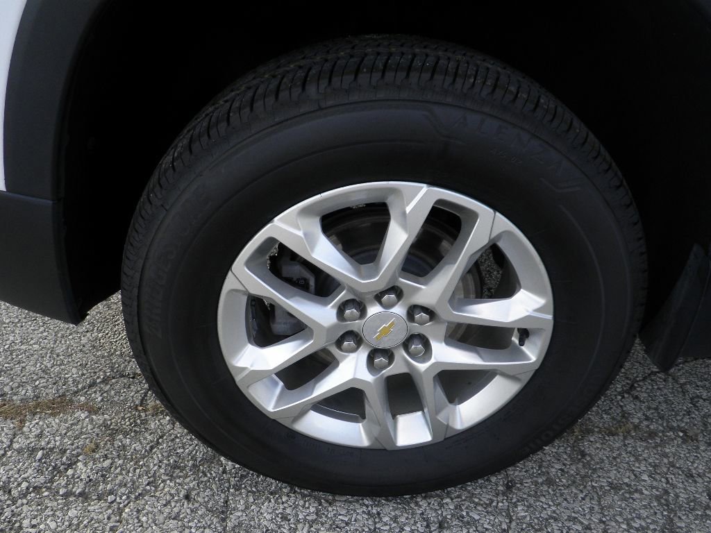 Used 2021 Chevrolet Traverse LS w/ LPO, Cargo Package image 10