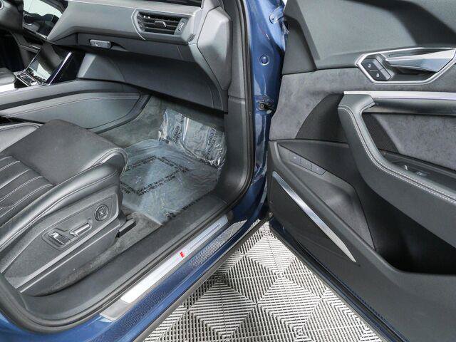 Used 2023 Audi e-tron S Prestige w/ Prestige Package AWD/4WD image 27