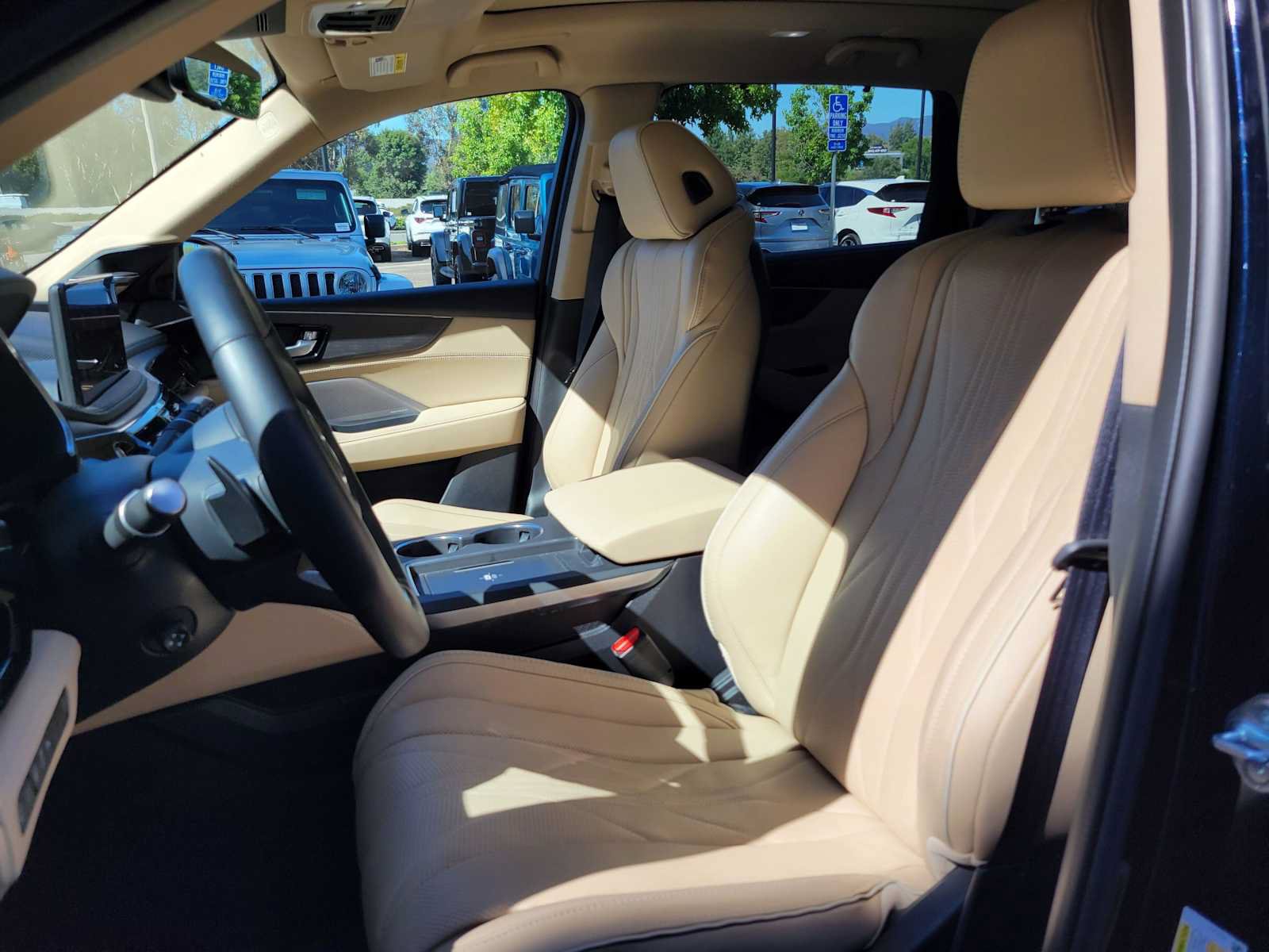 Certified 2025 Acura MDX SH-AWD w/ Advance Package image 25