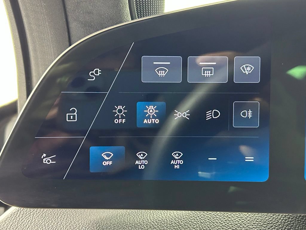 Used 2024 Lucid Air Pure RWD image 26