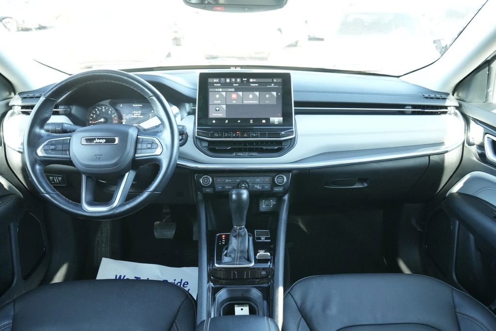 Used 2022 Jeep Compass Limited image 16