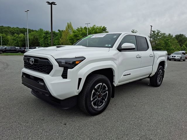 Certified 2025 Toyota Tacoma TRD Sport AWD/4WD image 3