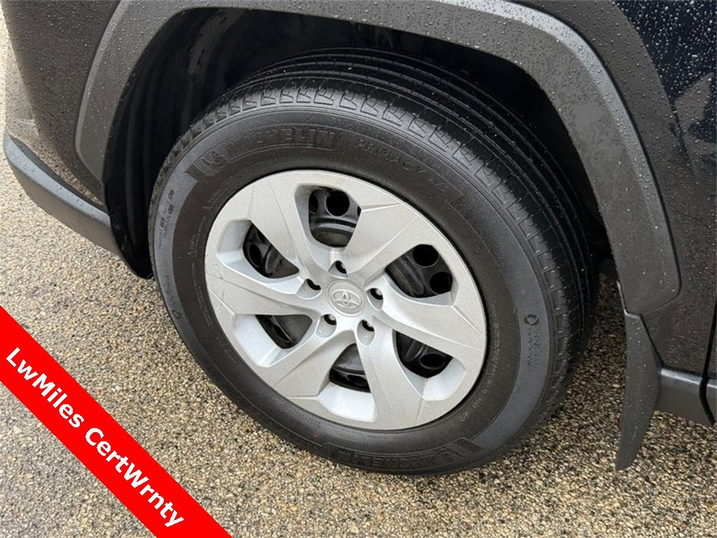 Used 2025 Toyota RAV4 LE image 10