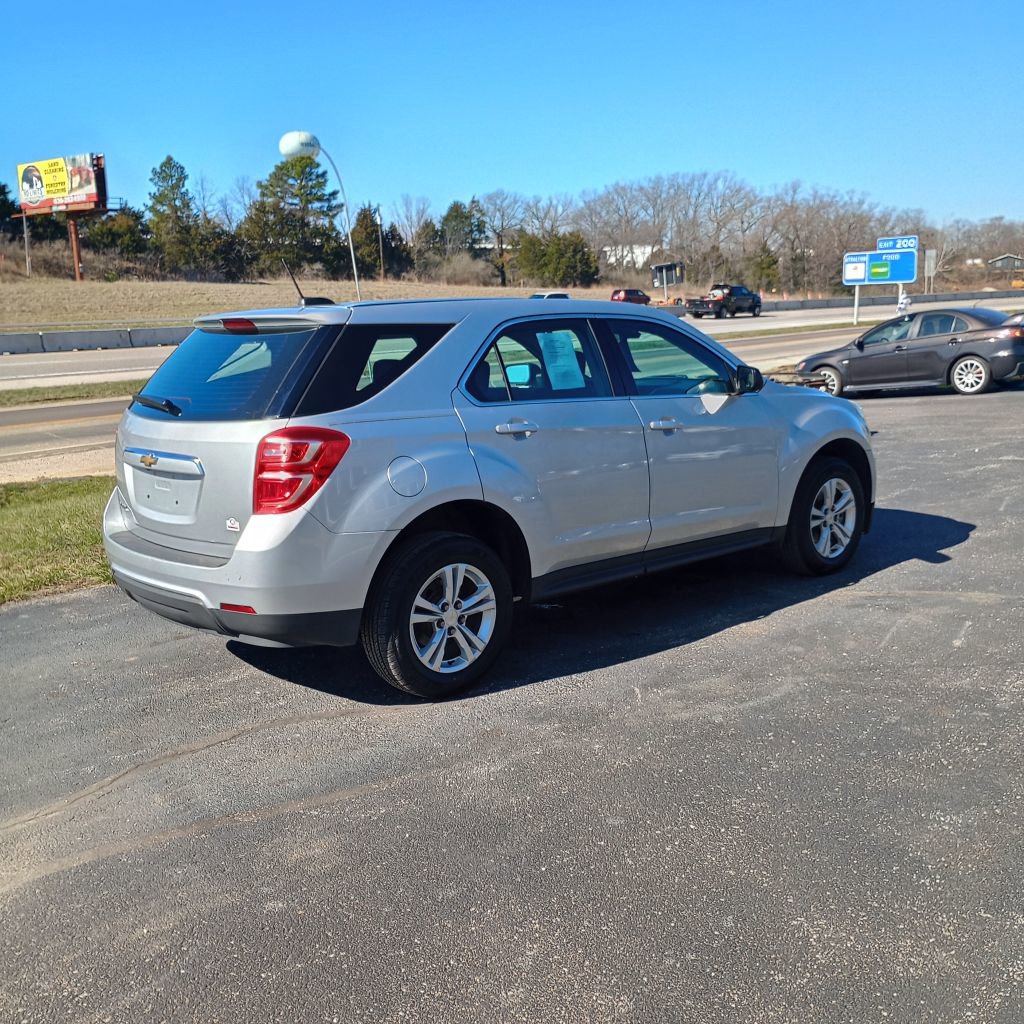 Used 2017 Chevrolet Equinox LS image 5