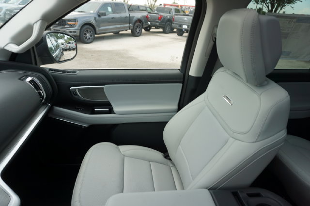 New 2026 Ford Expedition Max Platinum w/ Driver's Package AWD/4WD image 39