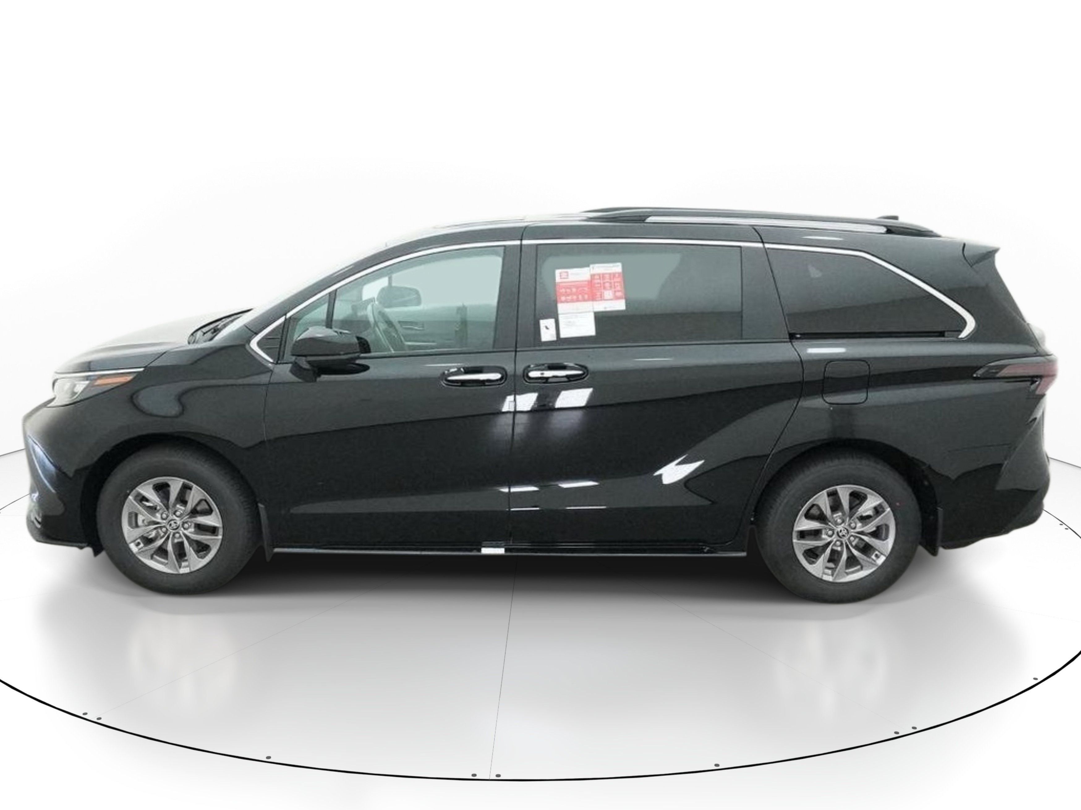 New 2026 Toyota Sienna XLE FWD image 3