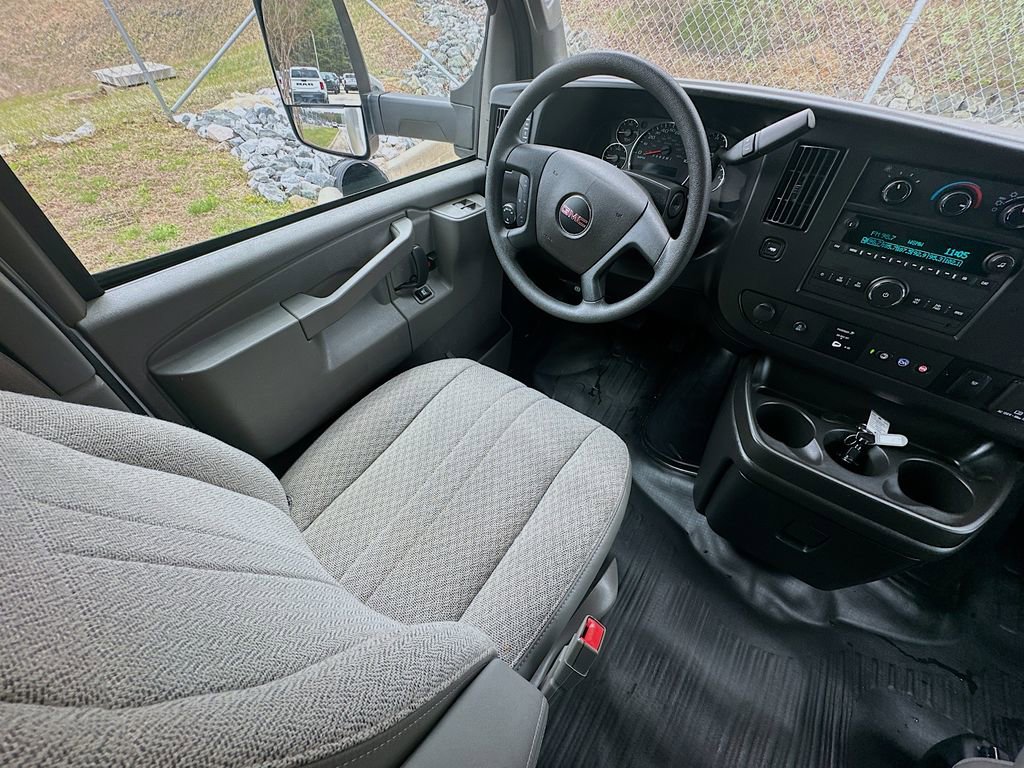Used 2024 GMC Savana 4500 w/ Power Convenience Package image 9