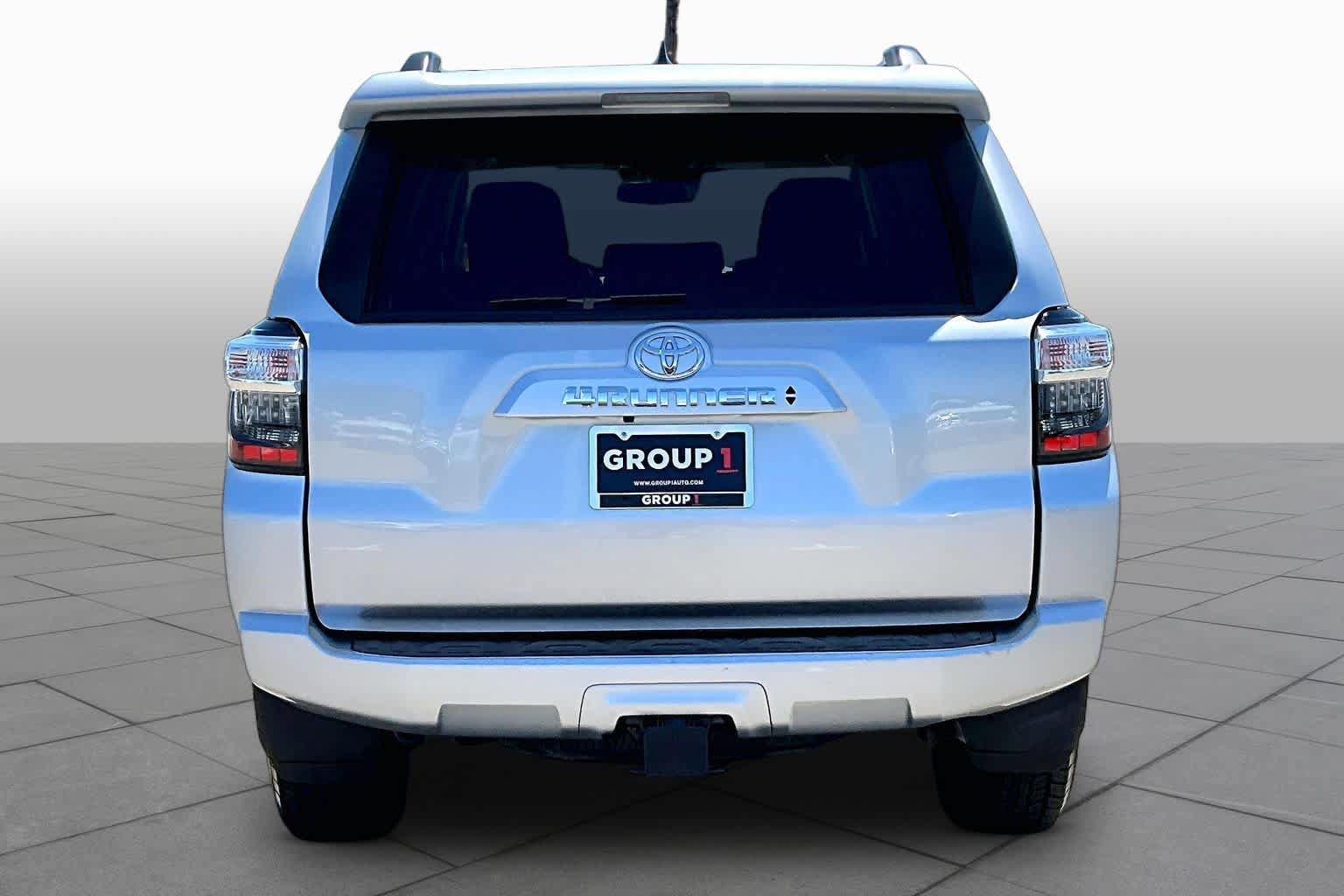 Used 2021 Toyota 4Runner SR5 AWD/4WD image 4