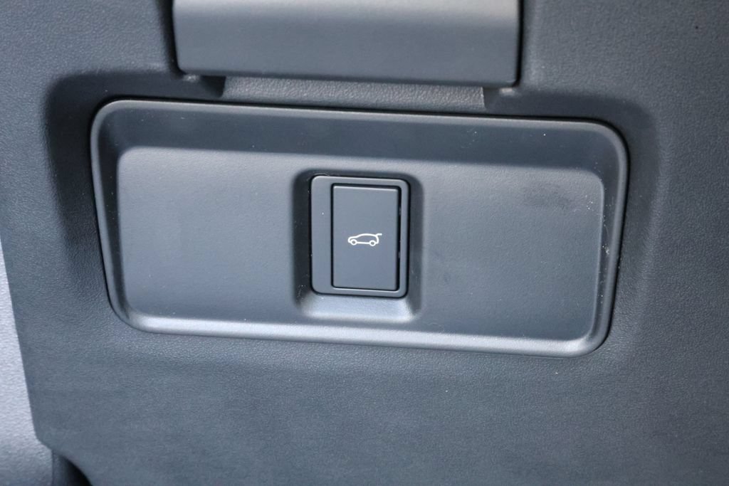 New 2026 Land Rover Discovery Sport Landmark AWD/4WD image 15