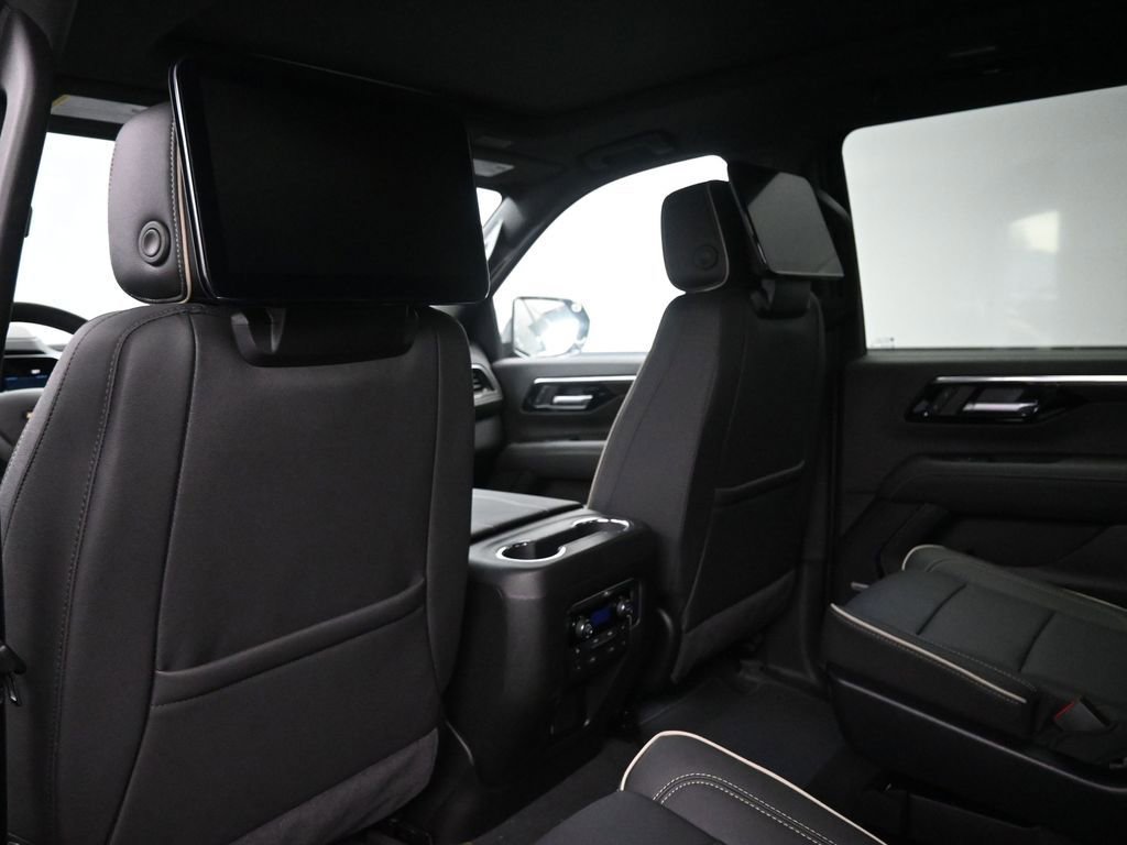 New 2026 Chevrolet Suburban Premier image 18