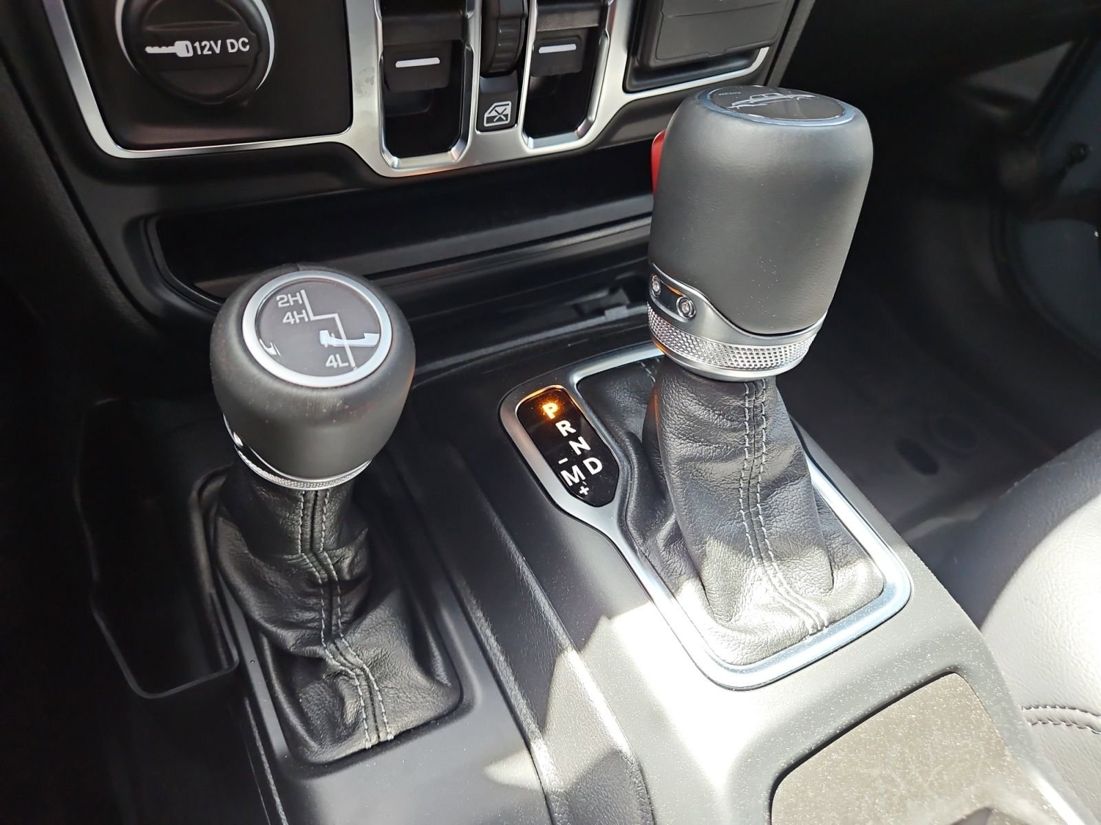 Used 2025 Jeep Gladiator Sport AWD/4WD image 26
