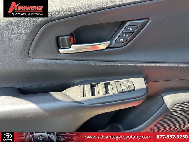 Used 2025 Toyota Prius Plug-In Hybrid w/ Limited Premium Package FWD image 21