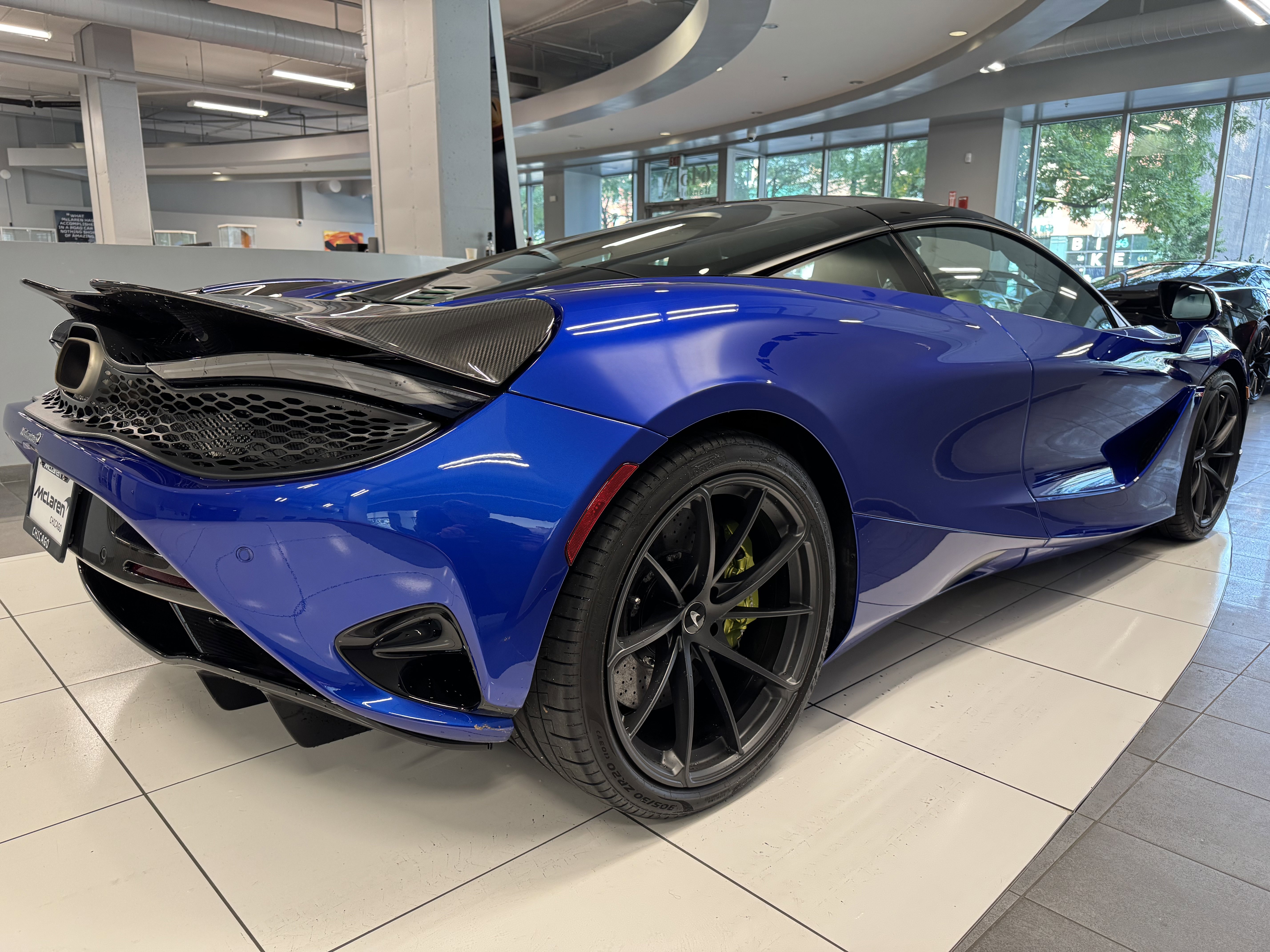 Used 2024 McLaren 750S image 7