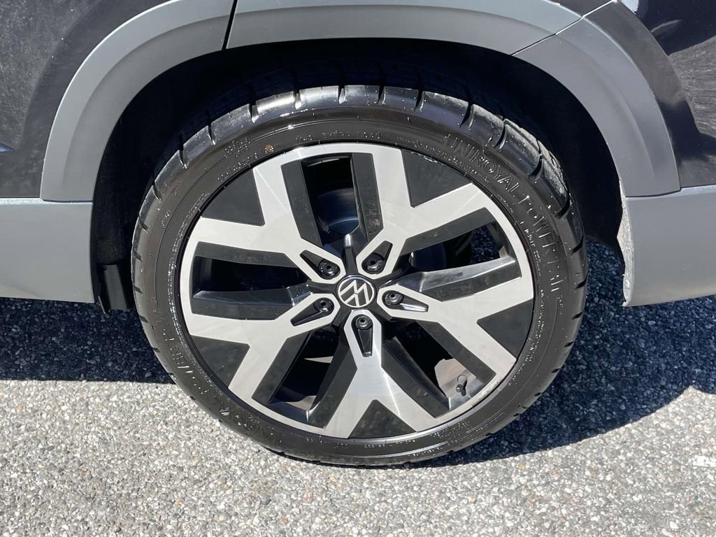 Used 2022 Volkswagen Taos SEL image 10