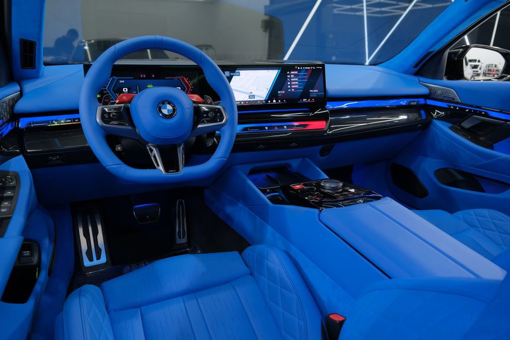 Used 2025 BMW M5 image 65