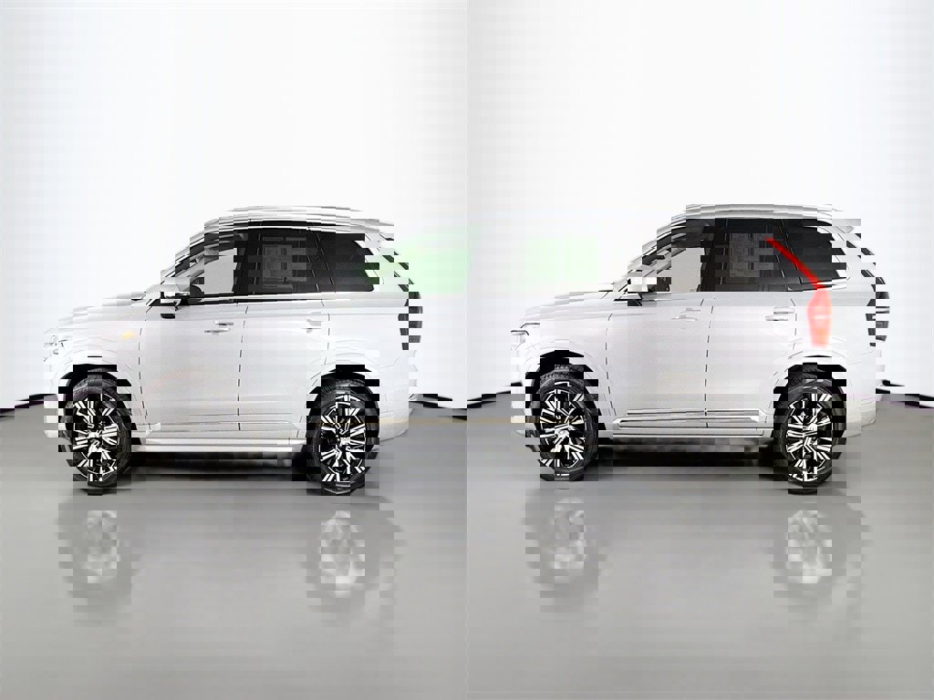 Certified 2024 Volvo XC90 B5 Core w/ Protection Package Premier image 4