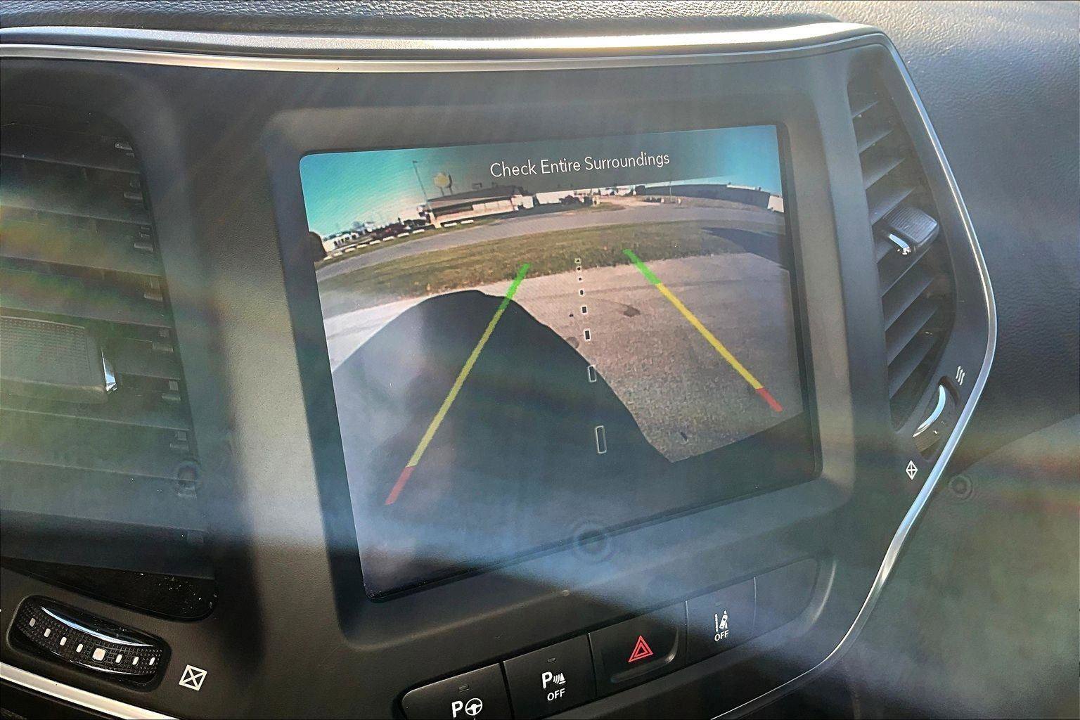 Used 2023 Jeep Cherokee Altitude Lux image 21