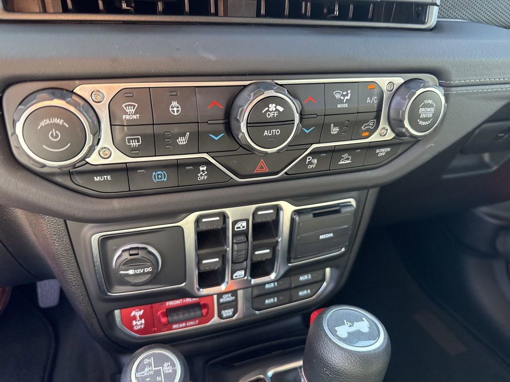 Certified 2025 Jeep Wrangler Unlimited Rubicon 4xe w/ Safety Group image 23