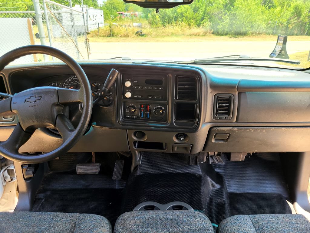 Used 2005 Chevrolet Silverado 1500 W/T RWD image 14